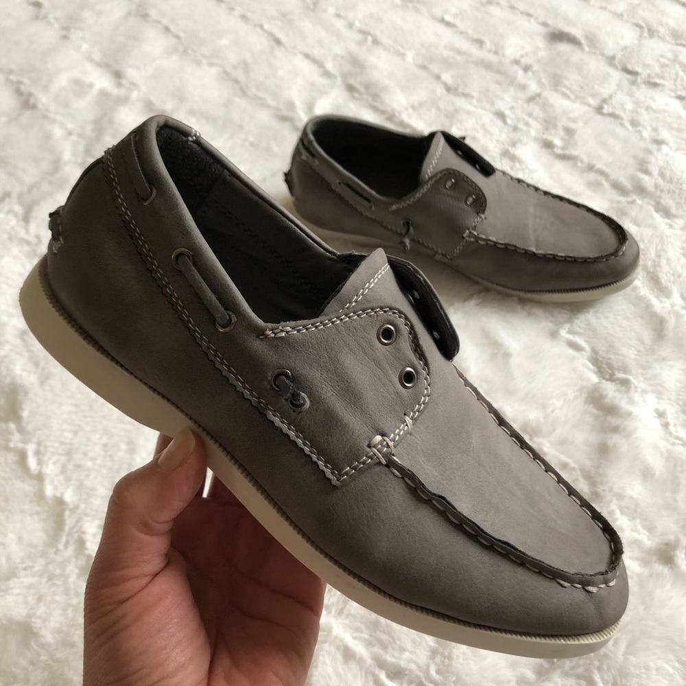 Steve Madden Boys gray shoes size 5